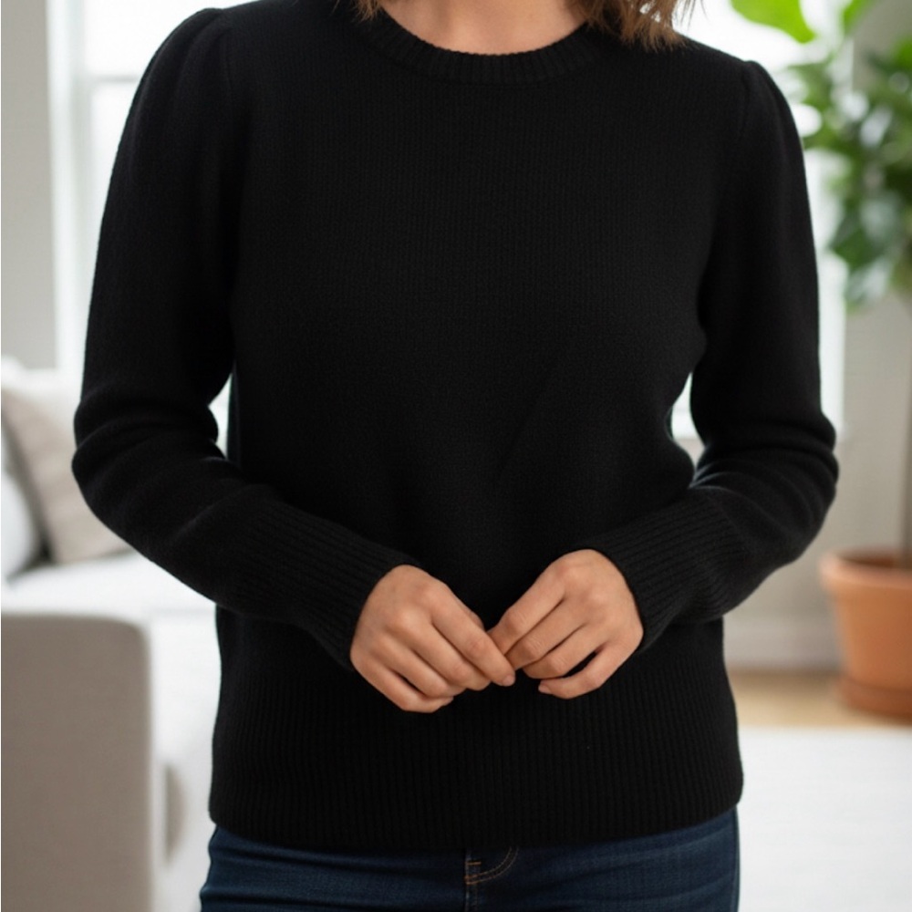 Banana Republic Women's Black Crew Neck Sweater